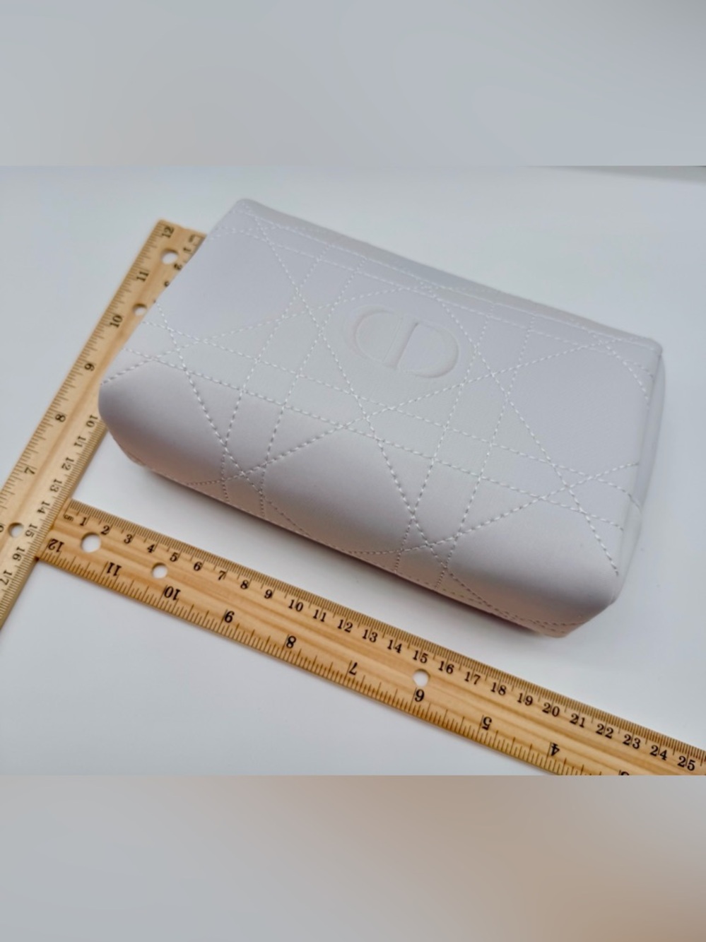 Dior White Quilted Cosmetic/Makeup Pouch/ with Add -on Silver Chain NWB - Picture 9 of 10